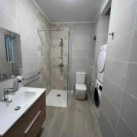 Apartment Sweet 1-bedroom Penthouse In The Heart Of It